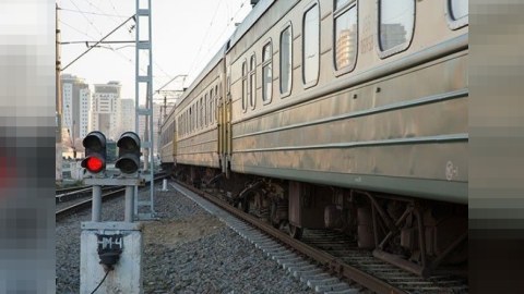 Çağırışa gedən həkimin ayağı qatarın altında qaldı