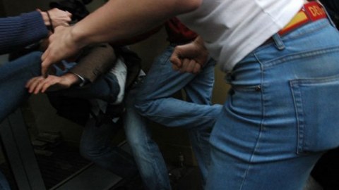 İki nəfəri taxta ilə döydü, biri yolda ÖLDÜ
