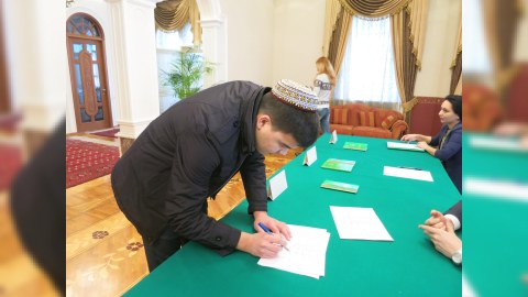 Türkmənistan prezidenti vəzifəsinə daha bir namizəd