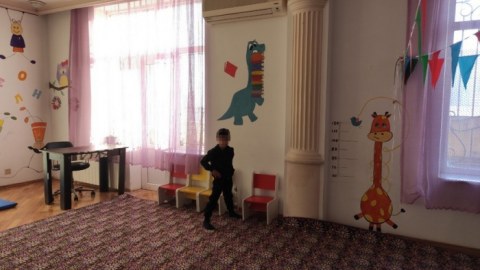 Dövlət nəzarətsiz qalan uşağa sahib çıxdı