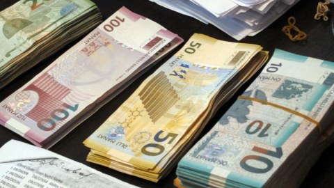 Əhalinin banklarda nə qədər pulu var? - RƏSMİ 