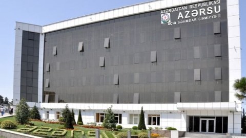 “Azərsu” əməkdaşı bıçaqlandı - VİDEO