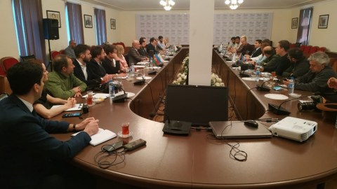 Hikmət Hacıyev xarici səyyahlarla GÖRÜŞDÜ