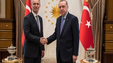 Ərdoğan Stoltenberqlə Ukraynanı müzakirə etdi