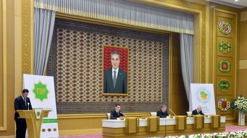 Türkmənistanda daha iki namizəd qeydə alındı