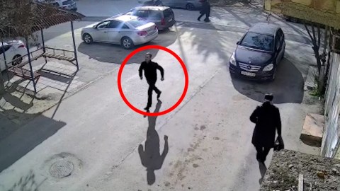 "Kuryer" evdən 5 min manat OĞURLADI