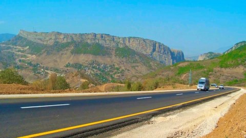 Zəngəzur yolu asfaltlanır, yeni tunellər tikilir