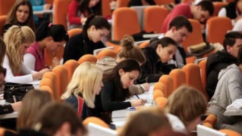 Hansı universitetdə buster doza vurdurmayan tələbələr dərsə buraxılmır?..