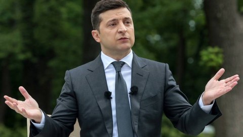 Zelenski 30 günlük fövqəladə vəziyyət elan etdi