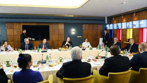 İlham Əliyev Rusiyanın media rəhbərləri ilə görüşdü
