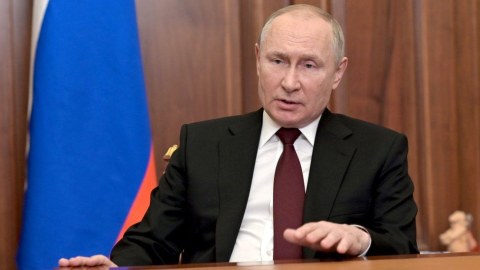 "Başqa variantımız yox idi" - Putin