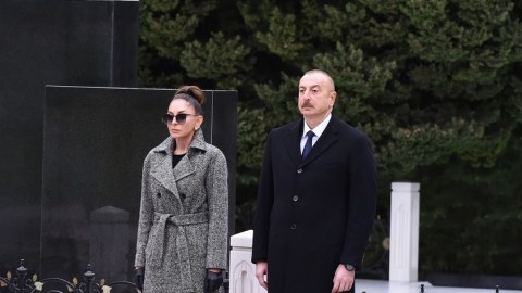 Prezident və birinci xanım nekroloq imzaladı