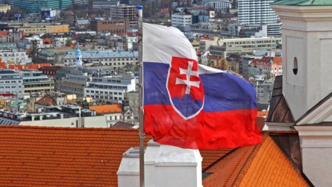 Slovakiyada fövqəladə vəziyyət elan olundu
