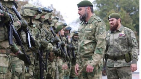 Çeçenlər Ukraynada hərbi obyekti ələ keçirib