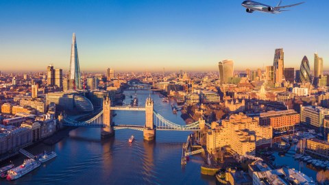 Britaniya müxalifəti: Rus səfiri ölkədən çıxarın!