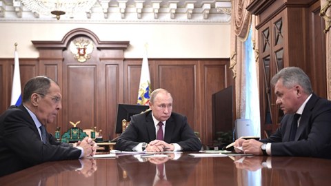 Yaponiya da Putin, Lavrov və Şoyquya sanksiya qoydu
