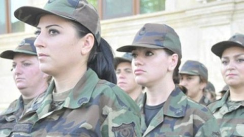Qadınların hərbi məktəblərdə təhsil alması təklif edilir