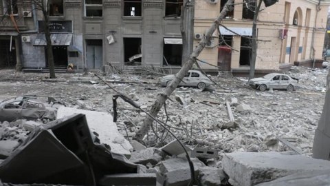 Xarkovda yaşayış binasına raket zərbəsi - ÖLƏNLƏR VAR