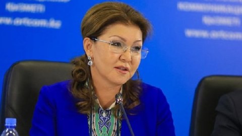 Nazarbayevin qızının deputat səlahiyyətinə XİTAM VERİLDİ