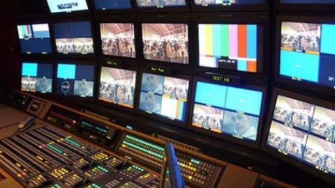 Aparıcıların və müxbirlərin nitqində nöqsanlar VAR