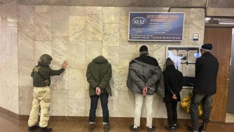 Kiyev metrosunda diversantlar saxlanıldı - VİDEO