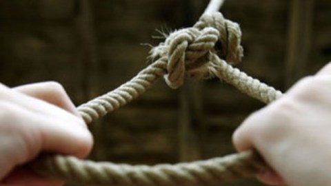 15 yaşlı gənc özünü ASDI