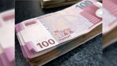 Arvad ərinin 17 minini OĞURLADI