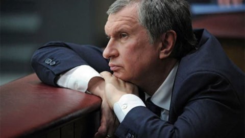 “Rosneft” rəhbərinin yaxtası əlindən alındı