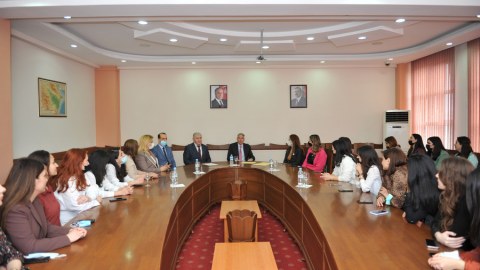 BMU əməkdaşlarına sertifikatlar verilib