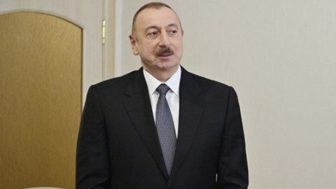 Prezident Nəriman Abbasova ev verdi - FOTO