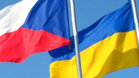 Çexiya Ukraynaya 1.2 milyon avroluq yanacaq verdi