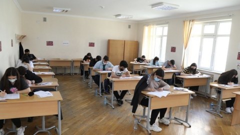 4 şagird, 2 nəzarətçi imtahandan QOVULDU