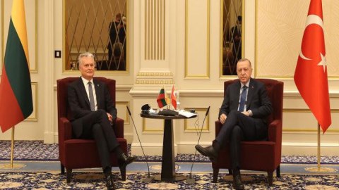 Prezidentlər Ukraynanı müzakirə etdilər