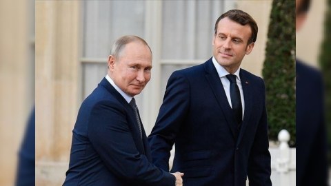 Putin Makronla saat yarımdan çox telefonla DANIŞDI