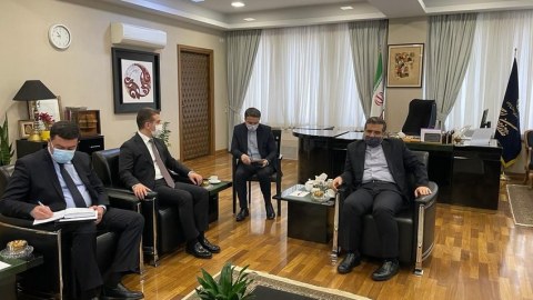 Azərbaycan səfiri iranlı nazirlə görüşdü