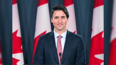 Peskov və Solovyova daha bir ölkə sanksiya qoydu