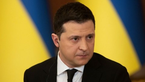 Zelenski: “Ukrayna diz çöküb yalvarmayacaq”