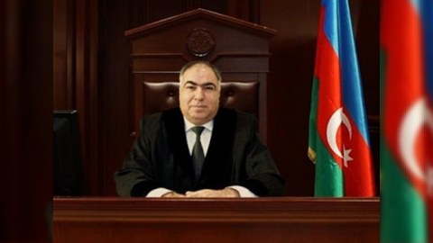 Məşhur hakim təqaüdə göndərilir