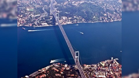 Bosfor boğazında gəmilərin hərəkəti dayandırıldı