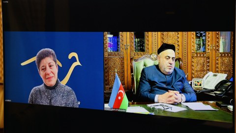 Şeyx Azza Karamla videoformatda görüşdü