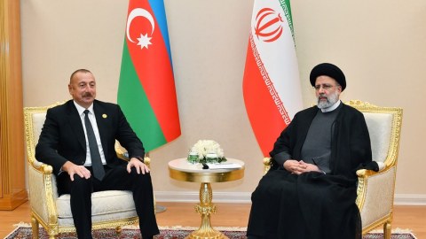 İlham Əliyev İran Prezidentini təbrik etdi