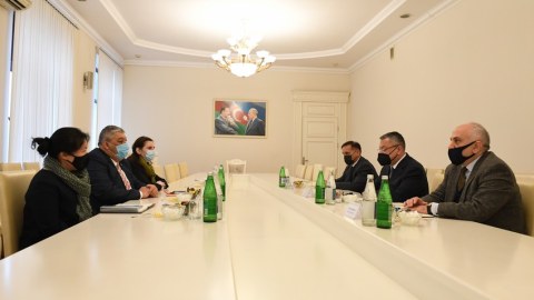 Rövşən Rzayev IFRC-nin nümayəndələri ilə görüşüb