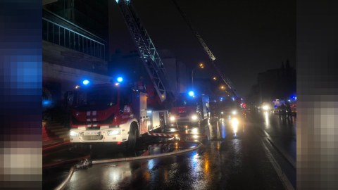 Bakıda yanan otel belə söndürüldü - VİDEO+FOTOLAR