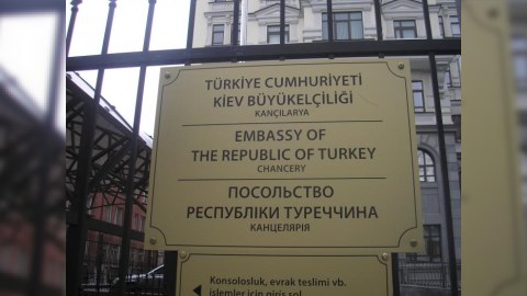 Türkiyə səfirliyini Kiyevdən çıxardı