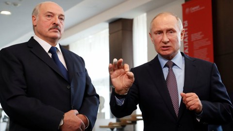 Facebook azərbaycanlılara Putin və Lukaşenkonu söyməyə İCAZƏ VERDİ 