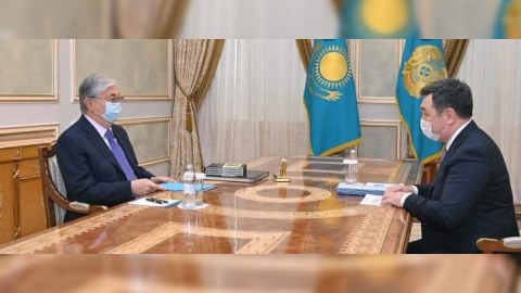 Tokayev Beynəlxalq Türk Akademiyasının prezidentini qəbul edib