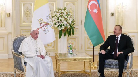 İlham Əliyev Roma Papasını təbrik etdi