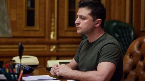 Zelenski: “Rusiya hərbçiləri artıq qruplar halında əsir düşür” 