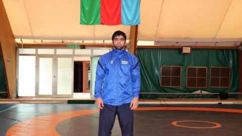 Daha bir güləşçimiz qızıl medal qazandı
