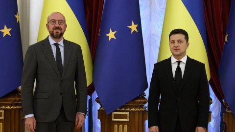 Zelenski Şarl Mişellə danışıb